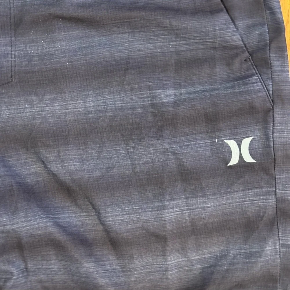 Hurley Men's Striped Shorts Black Size L